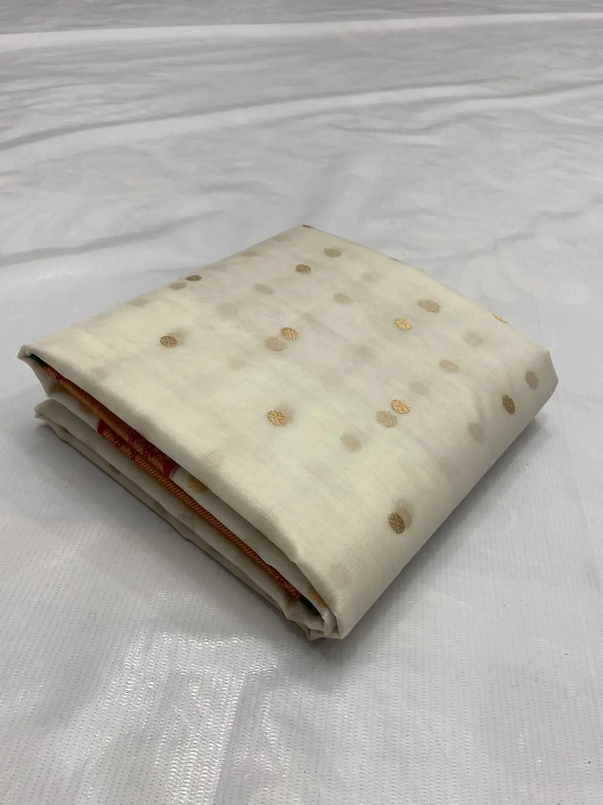 Handwoven Creamy Ivory & Gilded Butteflies Creamy Ivory with Gilded Butteflies Kataan Silk - Authentic Chanderi Silk Saree Chanderi Saree