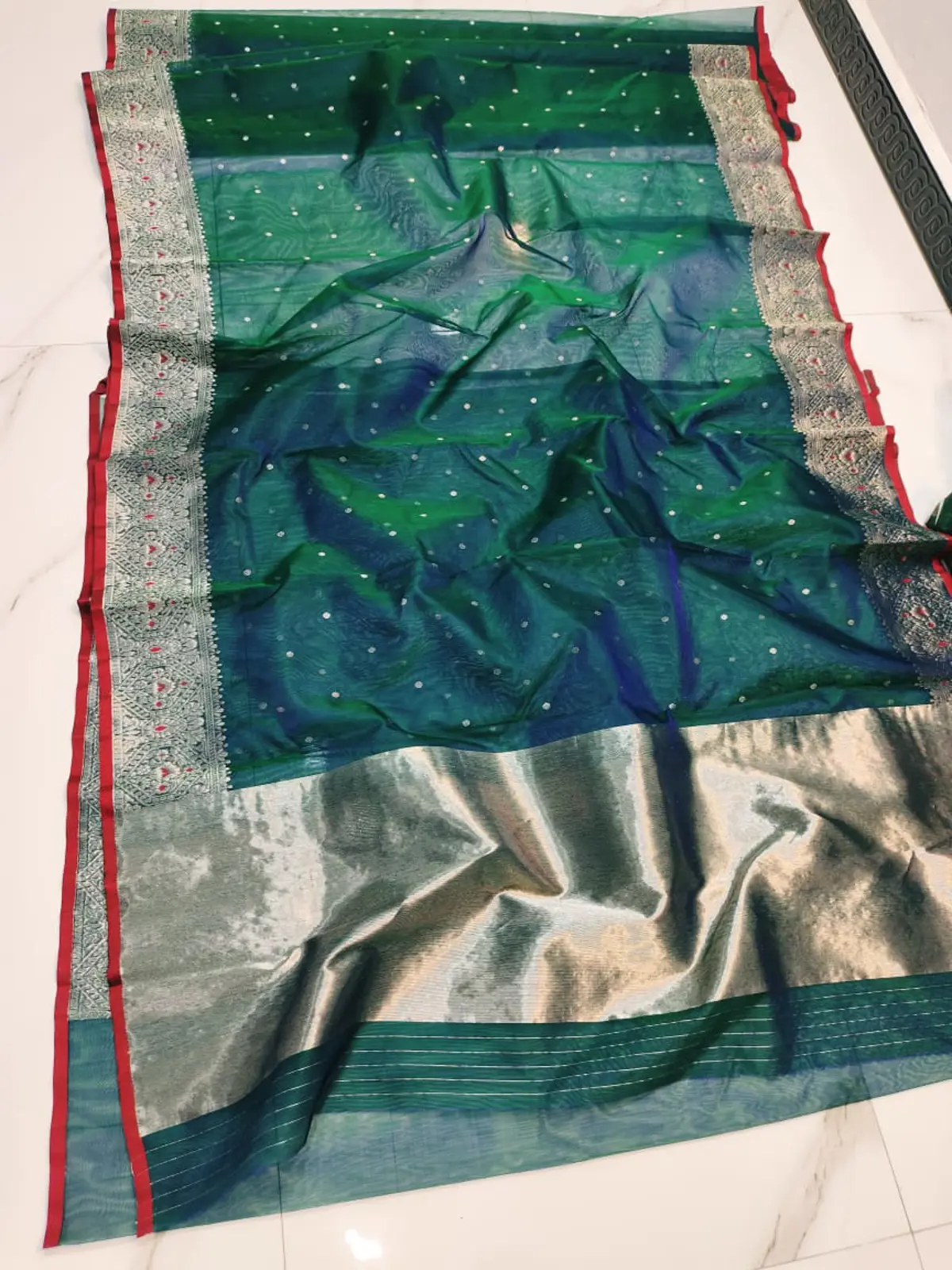 Handwoven Emerald Green & Sapphire Blue Ombre with Antique Silver Zari Emerald and Sapphire Ombre with Antique Silver Zari Border Chanderi Silk - Authentic Chanderi Silk Saree Chanderi Saree - View 2
