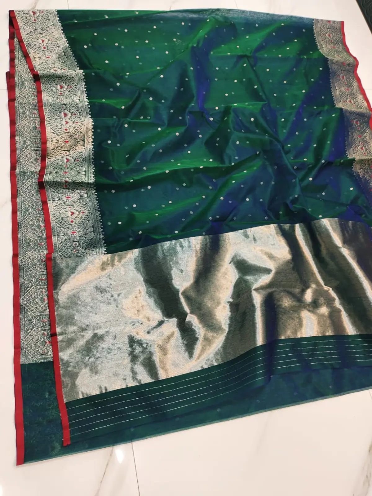 Handwoven Emerald Green & Sapphire Blue Ombre with Antique Silver Zari Emerald and Sapphire Ombre with Antique Silver Zari Border Chanderi Silk - Authentic Chanderi Silk Saree Chanderi Saree - View 3