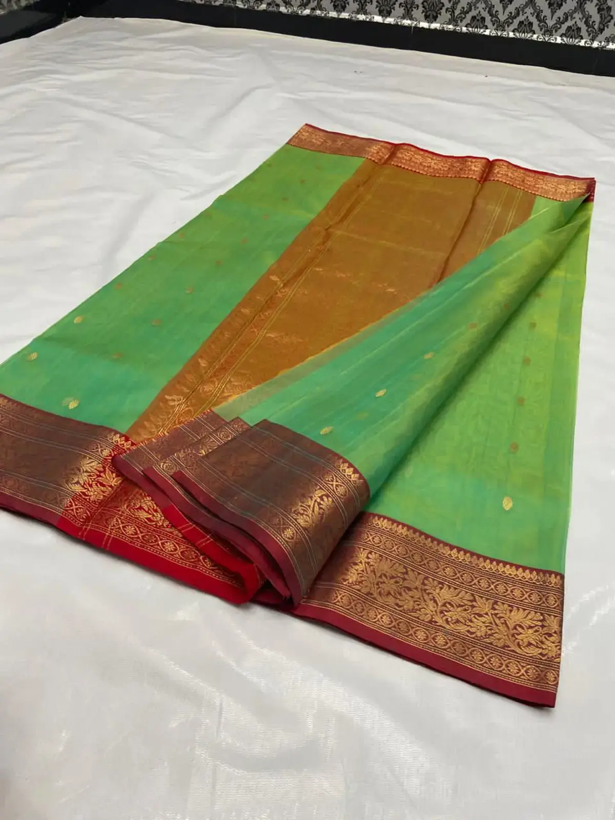 Handwoven Emerald Green & Gold Emerald Green with Gold Buti Chanderi Saree - Authentic Chanderi Silk Saree Chanderi Saree - View 2