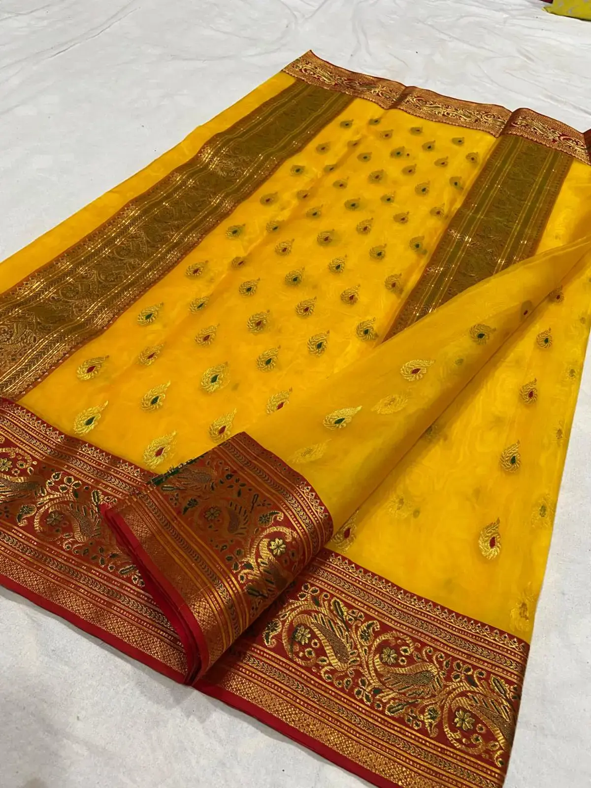 Emerald Verdant with Antique Gold Zari Bootis Chanderi Saree - Handloom Chanderi Saree