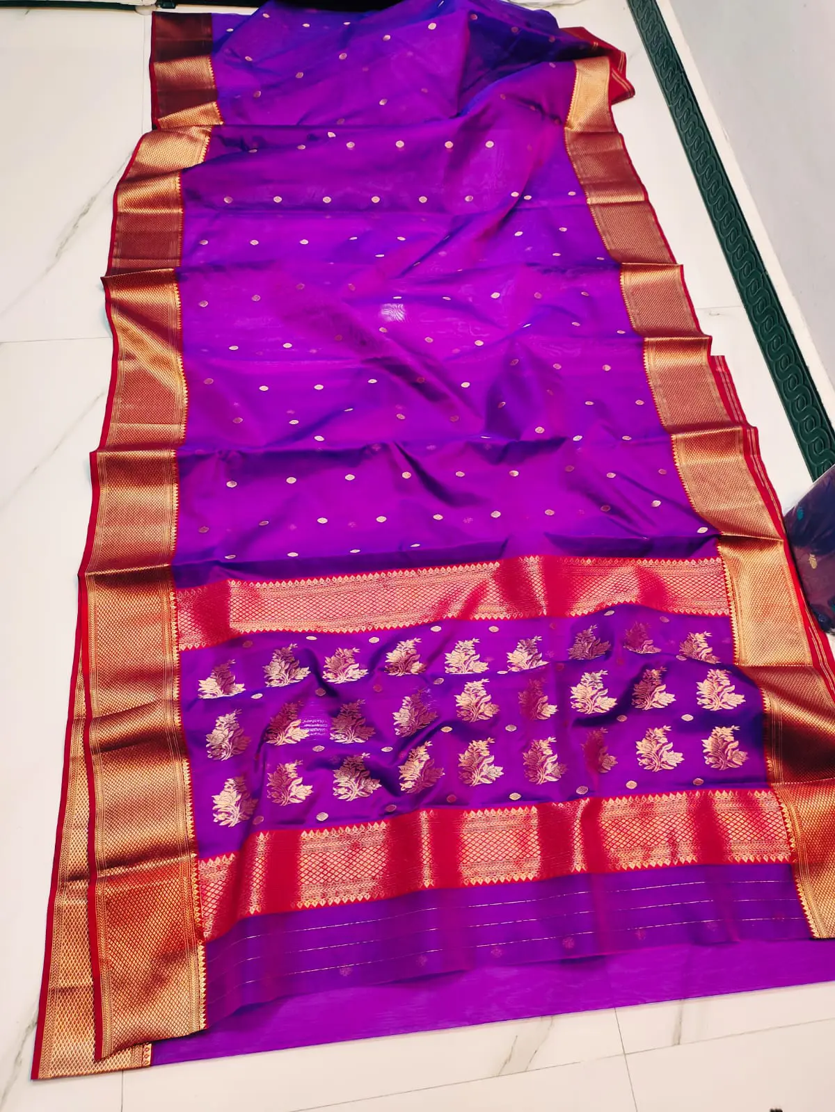 Handwoven Imperial Magenta & Ruby Red Imperial Magenta with Ruby Red Kadiyal Border and Gold Zari Buttis Chanderi Silk - Authentic Chanderi Silk Saree Chanderi Saree - View 2