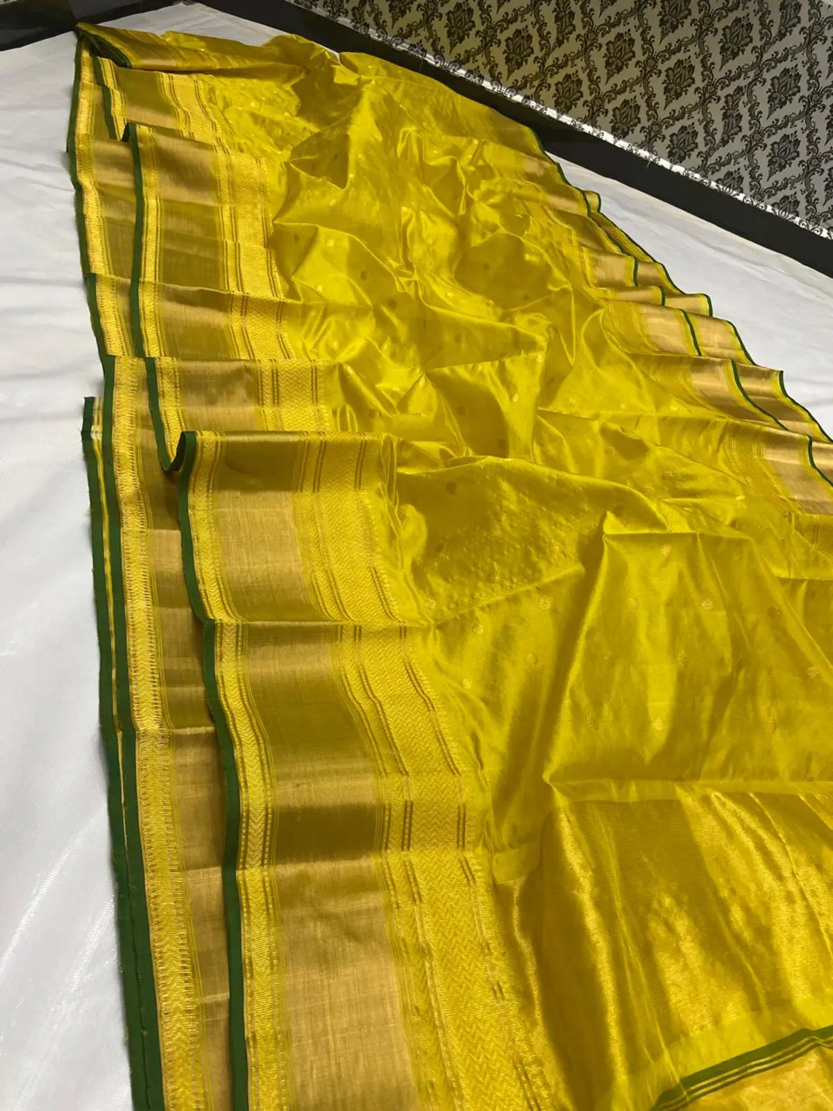 Handwoven Luminous Citron & Antique Gold with Emerald Green Piping Luminous Citron & Antique Gold with Emerald Green Piping Pattu Silk Saree - Authentic Chanderi Silk Saree Chanderi Saree