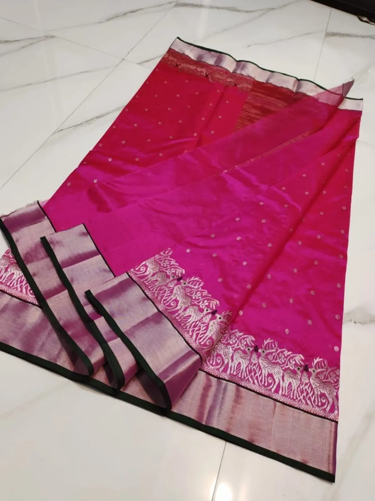 Handwoven Rani Pink Rani Pink Pattu Silk Saree - Authentic Chanderi Silk Saree Chanderi Saree - View 3