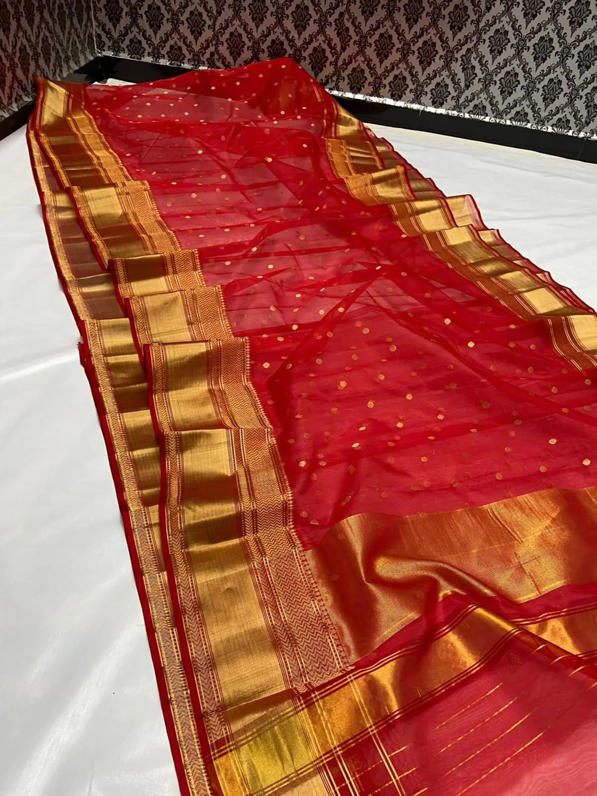Handwoven Regal Scarlet & Opulent Gold Regal Scarlet with Opulent Gold Kataan Zari Border Chanderi Saree - Authentic Chanderi Silk Saree Chanderi Saree - View 5