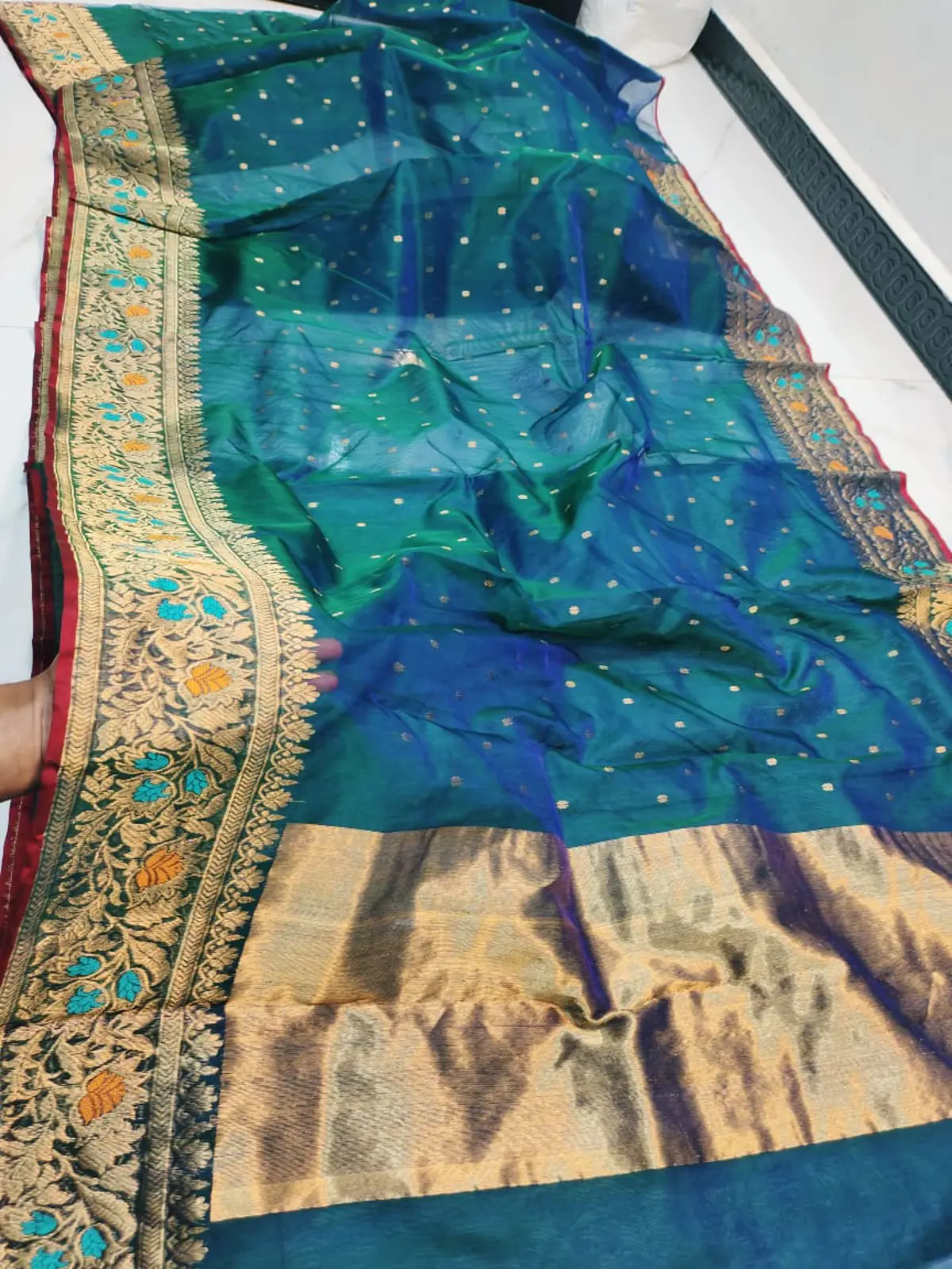 Handwoven Teal Ombre & Antique Gold Teal Ombre with Antique Gold Floral Border Chanderi Silk - Authentic Chanderi Silk Saree Chanderi Saree - View 1