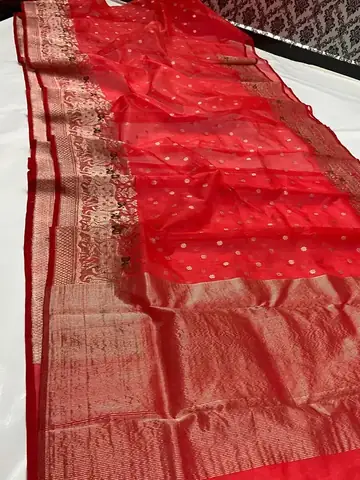 Handwoven Vermillion & Antique Gold with Emerald Accents Vermillion Radiance with Heritage Zari Motifs Kataan Silk - Authentic Chanderi Silk Saree Chanderi Saree