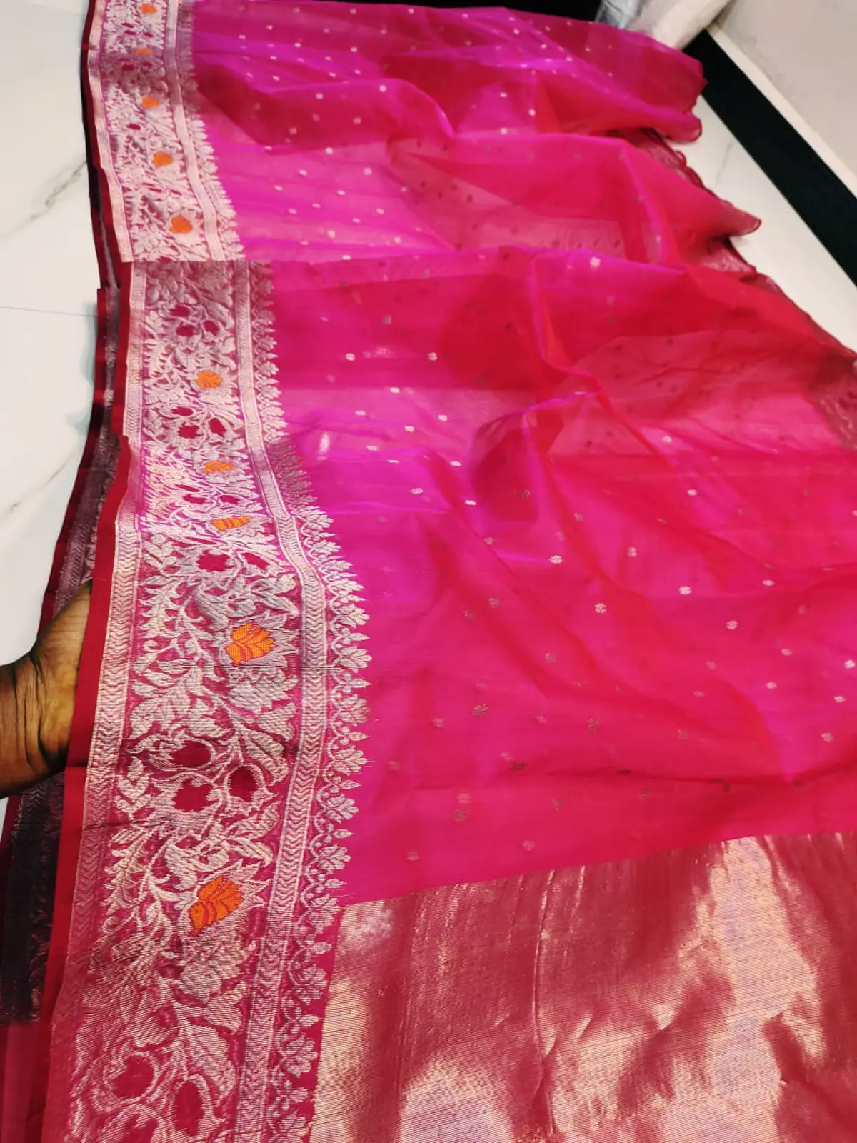 Handwoven Vibrant Fuchsia & Metallic Zari Vibrant Fuchsia with Floral Zari Border Kataan Silk - Authentic Chanderi Silk Saree Chanderi Saree - View 1